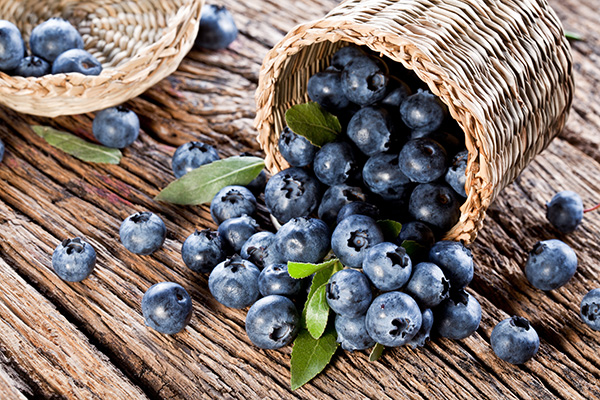 Bilberry Tea: Benefits, Side Effects, and How to Make It