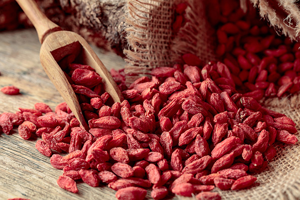 Goji Berry Tea: Benefits, Side Effects, and How to Make It