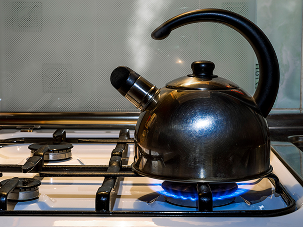 How to Clean the Outside of a Burnt Tea Kettle
